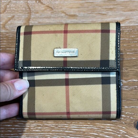 Burberry Traditional Plaid Wallet - Picture 1 of 10